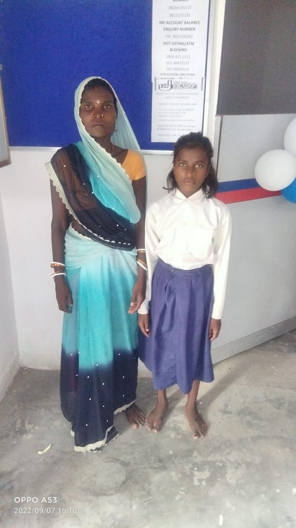 5 गरीब बालिकाओं को लिया गोद